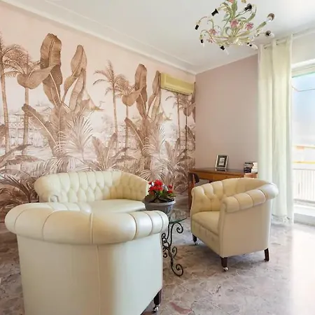Apartment Floor Near Historic Fortino *