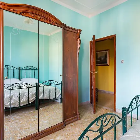 Floor Near Historic Fortino Apartment Catania